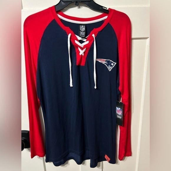 NFL Tops - New England Patriots women’s Lace up long sleeve